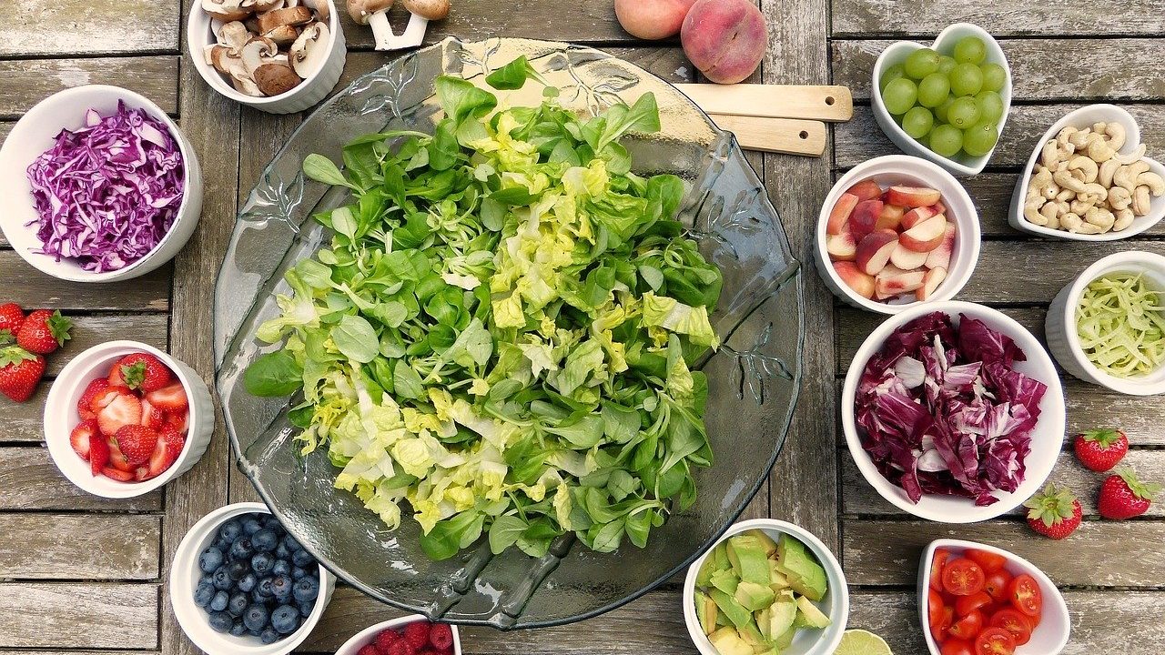 一人暮らしでもとるべき野菜はこれ 高い時でも健康が第一です 栄養管理は大切です つくし屋