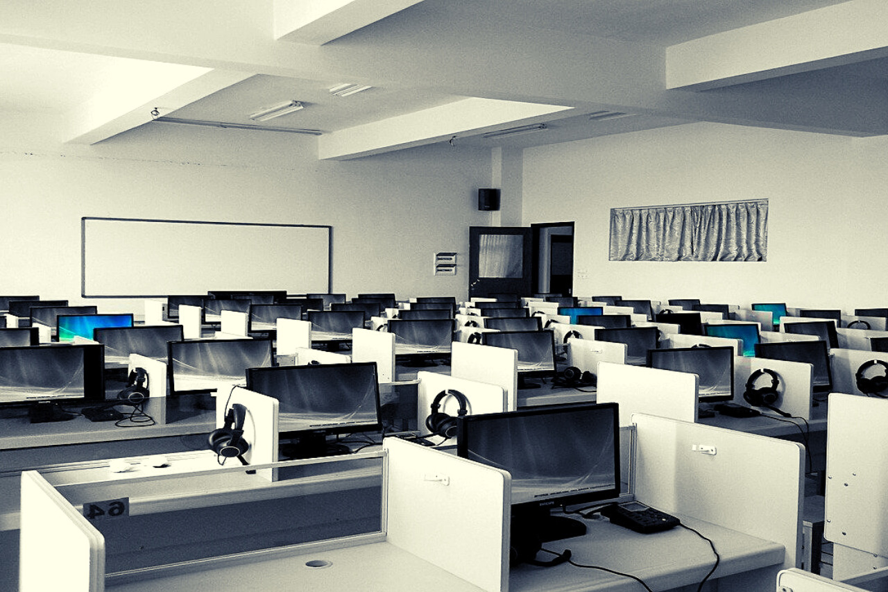 葬式で休みの言い方は 何日休む 会社やバイト先から学校など忌引きに関する基礎知識 つくし屋